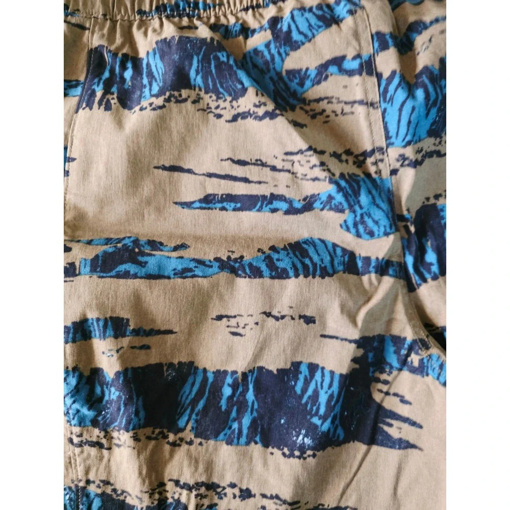 The North Face Mens‎ Class V Belted Shorts XXL Brown Blue Tiger Camo NWT RV $65